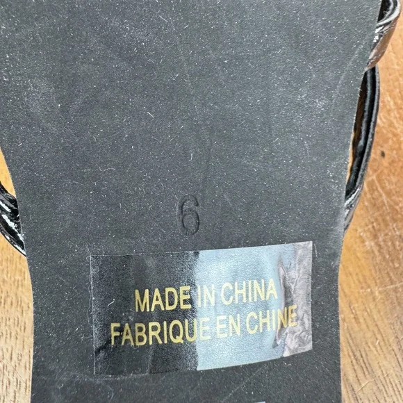 New Womens Jeffrey Campbell Enchanted Black Rose Medallion Sandals Size 6 M NWOB - Picture 3 of 3